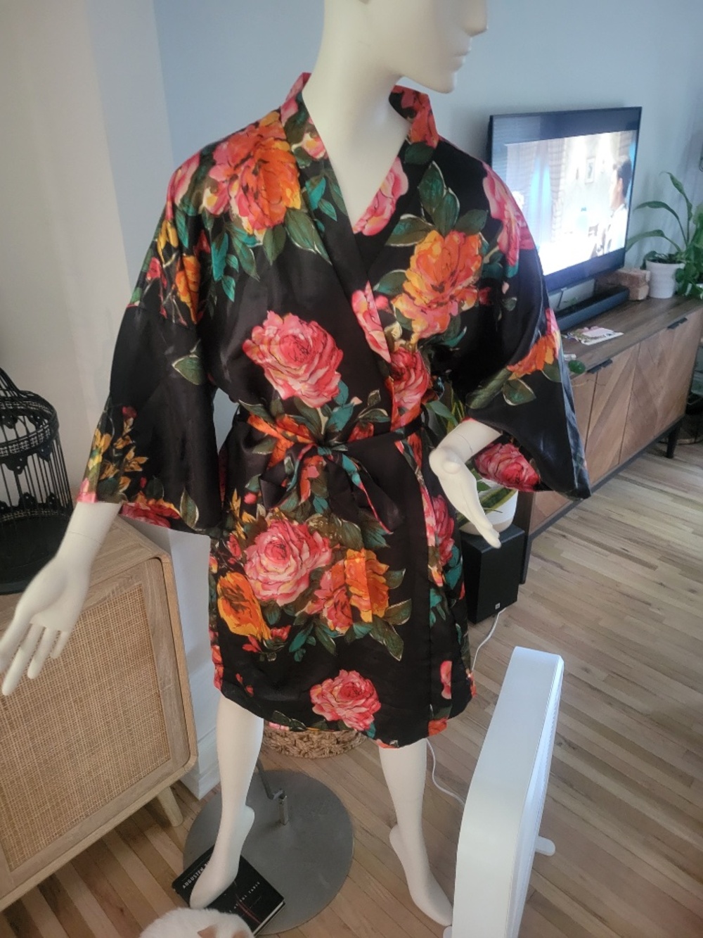 Kimono Robe Womens Silky Black Floral Belted Knee Length One Size
